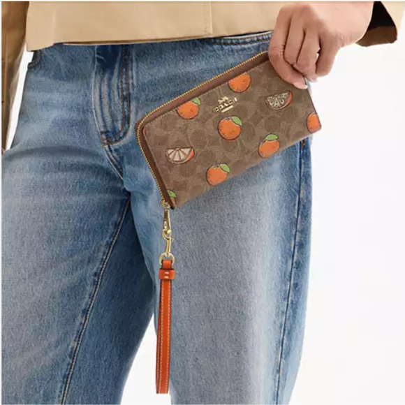 Coach Long Zip Around Wallet In Signature Canvas Orange Print Wristlet CAO92 NWT - Picture 5 of 5